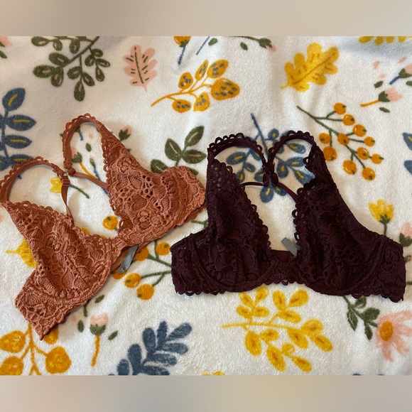 Set of aerie bralettes - Picture 1 of 9